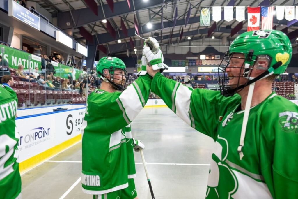 22 victoires et plus : Victoria Shamrocks entament la saison avec une victoire écrasante