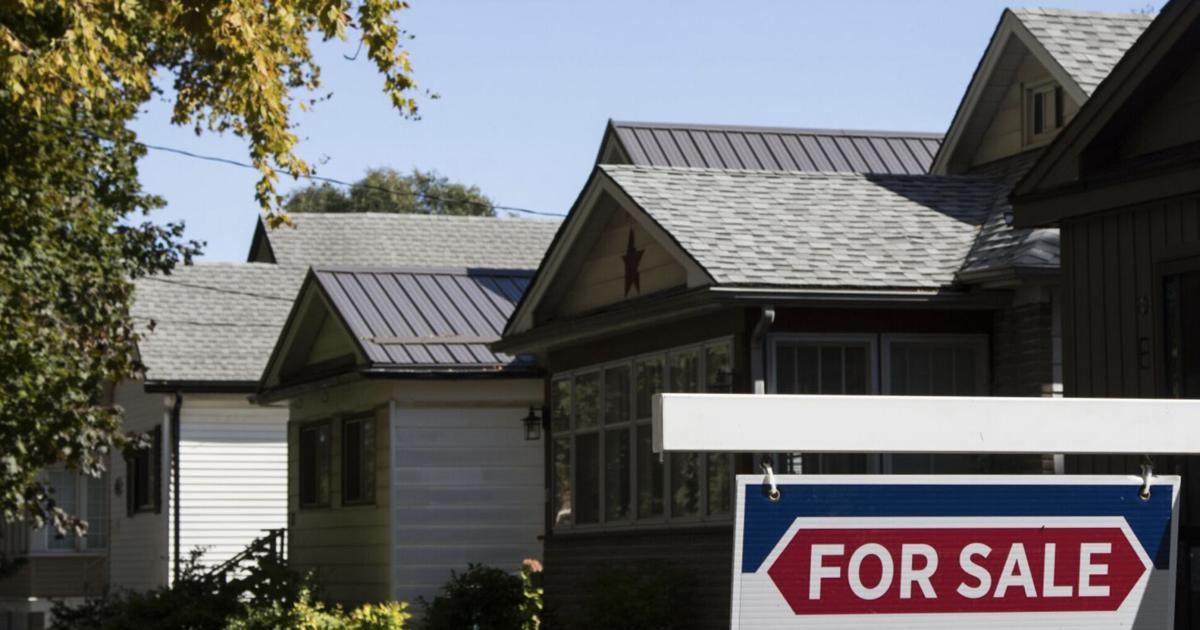 De plus en plus de maisons en Ontario se vendent en dessous du prix affiché : la fin des enchères est-elle proche ? Est-ce le bon moment pour acheter une maison ?