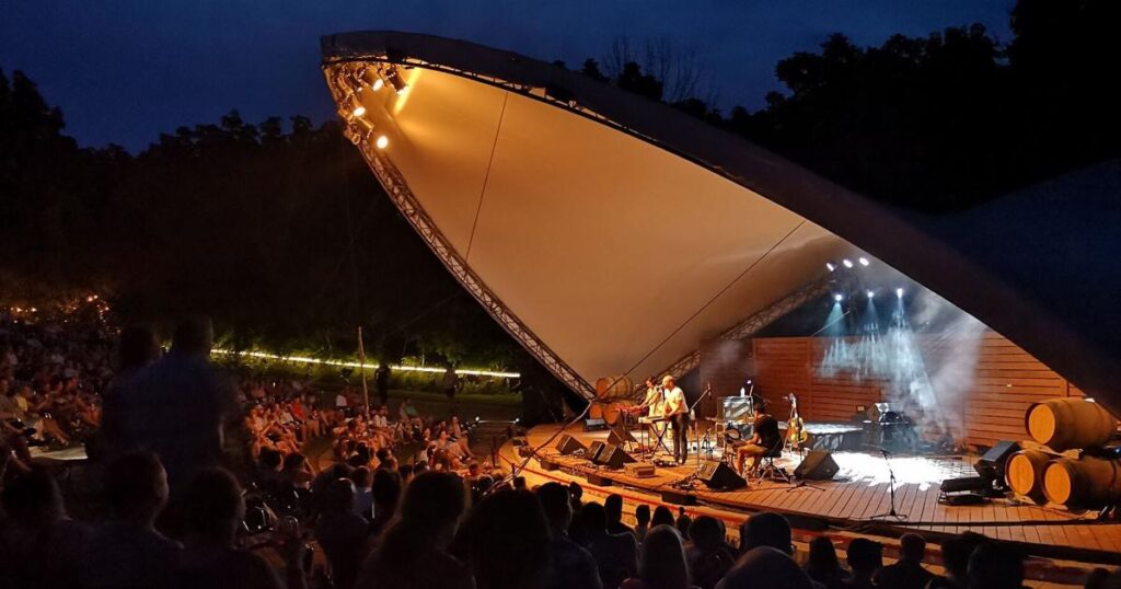 Jackson-Triggs Niagara Estate dévoile la programmation des concerts d'été 2025 entièrement canadienne : artistes en scène et astuces pour acheter vos billets