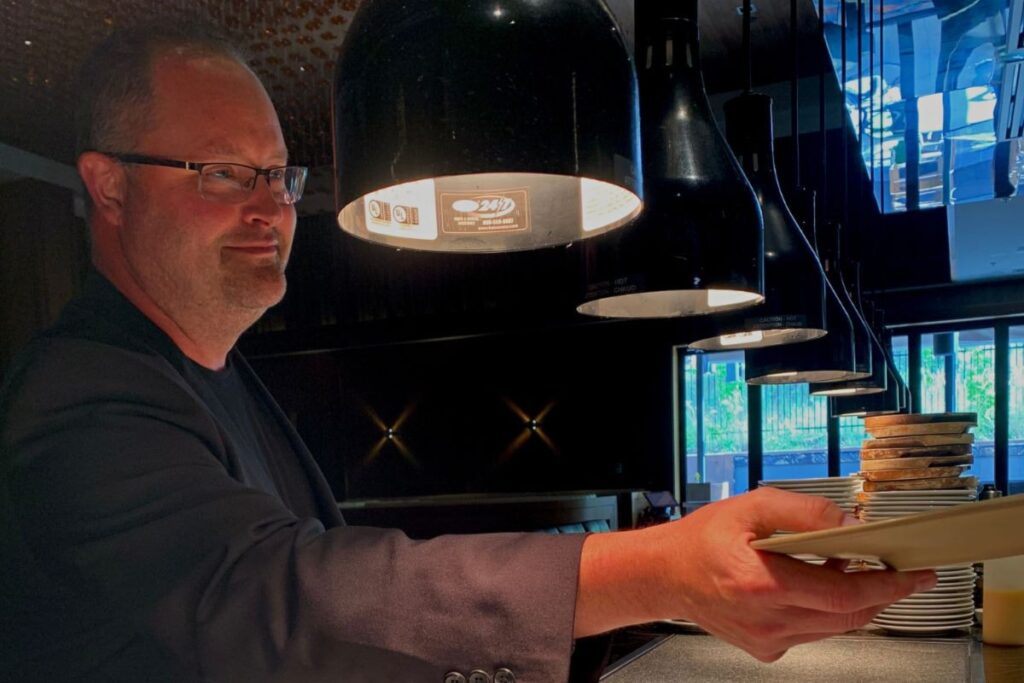 Le directeur du casino de Vernon élu au Temple de la renommée des restaurants de Colombie-Britannique