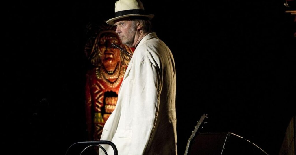 Neil Young, légende de la musique, annonce sa tournée mondiale 2025 avec arrêt à Toronto : dates, billetterie et tout ce que vous devez savoir