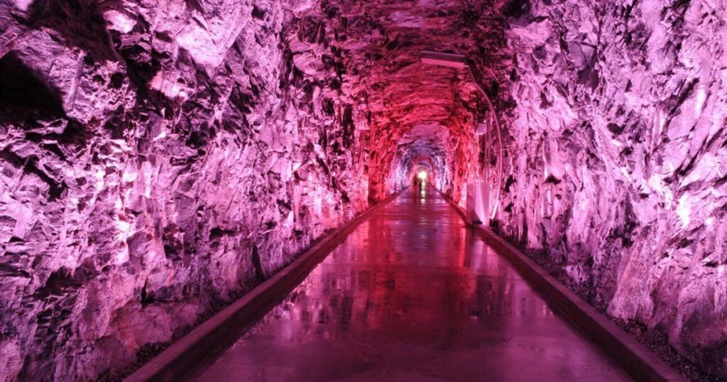 Premier tunnel ferroviaire du Canada sous une ville de l'Ontario