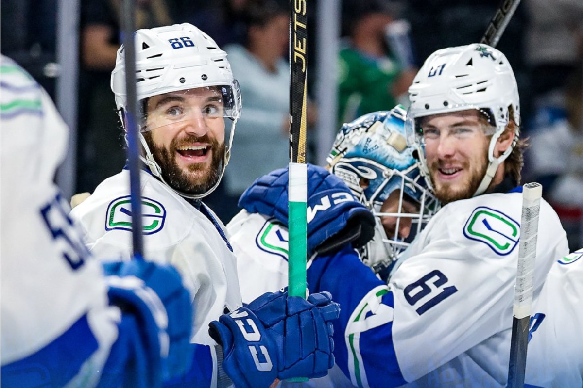Silovs réalise un blanchissage et mène les Abbotsford Canucks à la finale de la Conférence Ouest