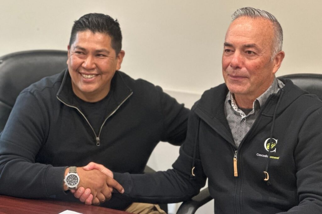 Premiers Nations de l'île de Vancouver investissent dans la culture de l'algue marine : une démarche audacieuse pour le développement durable