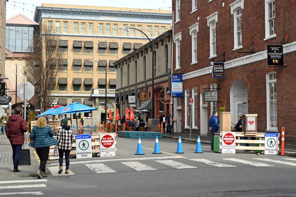 Entreprises sur Broad Attirent les Acheteurs avec Bingo, Prix et Animations