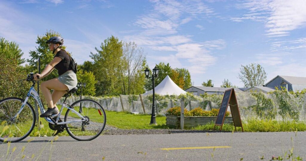 À vélo sur la Véloroute Gourmande du Québec : 5 jours de plaisirs culinaires et de paysages pittoresques