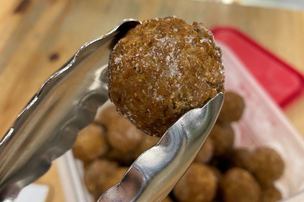 Balade gourmande à Victoria : la collection de timbres, la nouvelle tendance des foodies en centre-ville