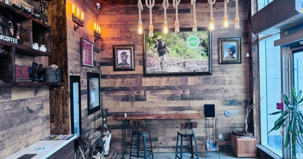 Cafés locaux à Toronto à découvrir dans les quartiers où les grandes chaînes ont fermé