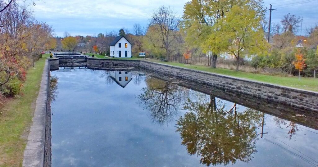 Le plus beau village du Canada en Ontario, un lieu magique pour une escapade automnale inspirée de Hallmark