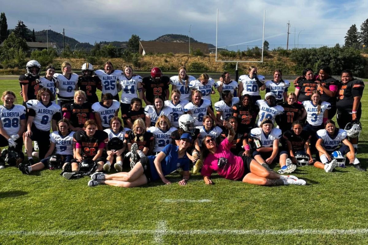 Première équipe féminine de football américain de la Colombie-Britannique marque l'histoire à Kelowna