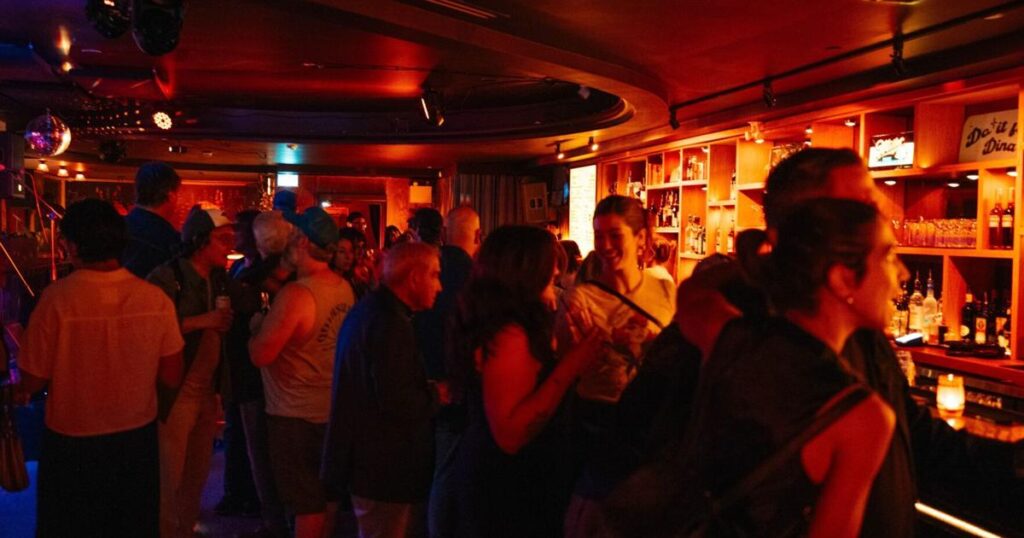 Équipe derrière certains des bars de jeux de Toronto ouvre un nouveau lieu de musique live dans un site emblématique