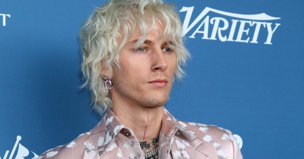 Machine Gun Kelly annonce sa tournée mondiale avec une étape à Toronto