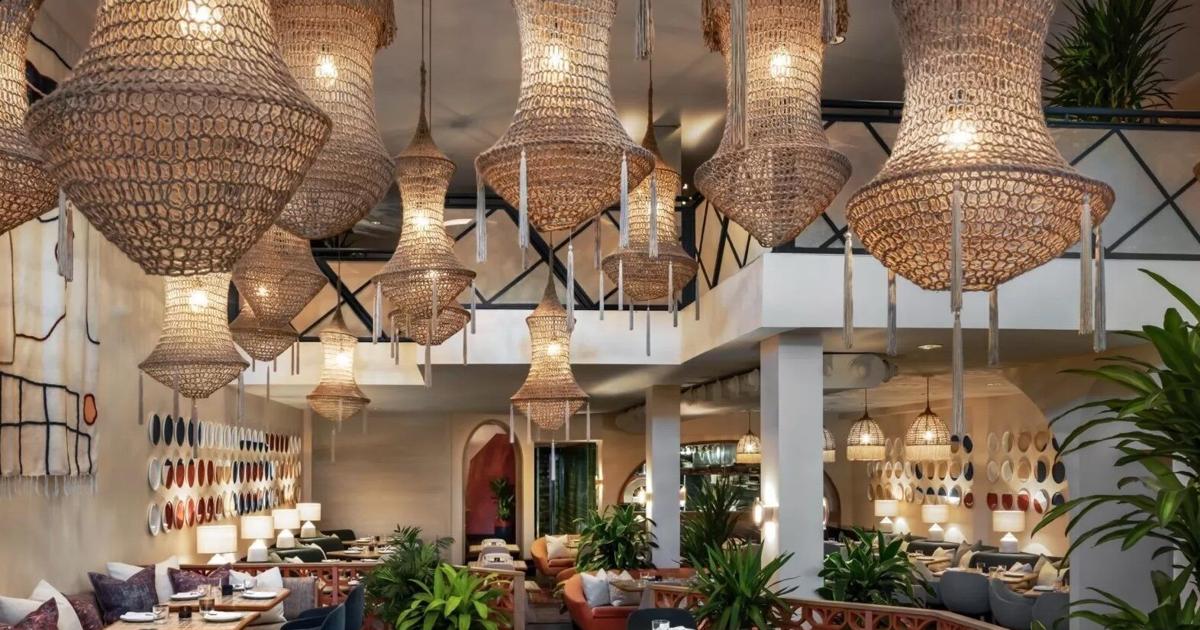 Ancienne place méditerranéenne à Toronto remplacée par un nouveau restaurant grec moderne un mois après sa fermeture