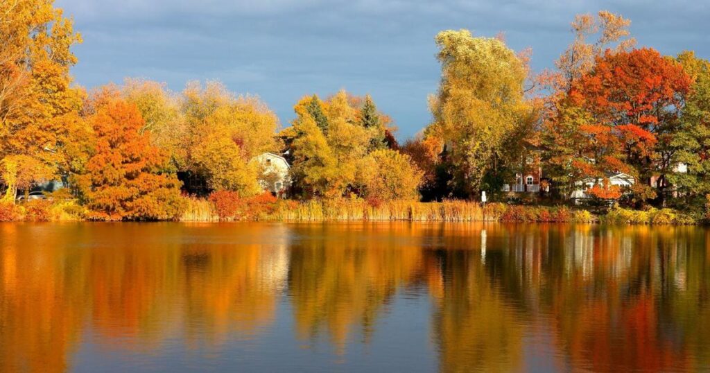 Ce village historique pittoresque en Ontario, un lieu de tournage prisé pour des séries célèbres