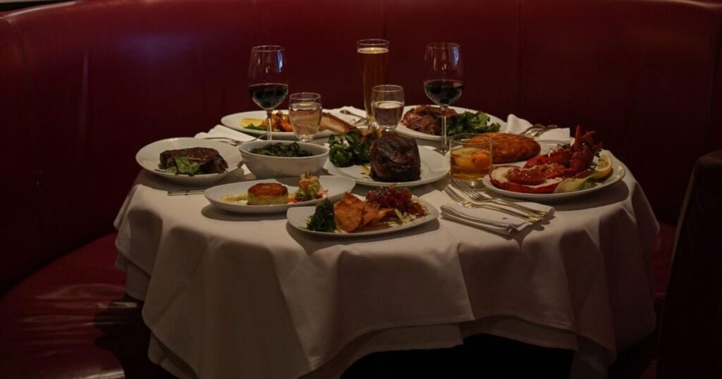 Les meilleurs endroits pour manger autour de Times Square à New York, selon un critique gastronomique