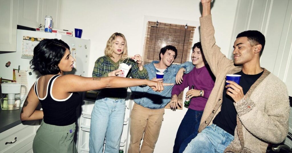 Série comique FX « Adults » en tournage à Toronto pour sa nouvelle saison