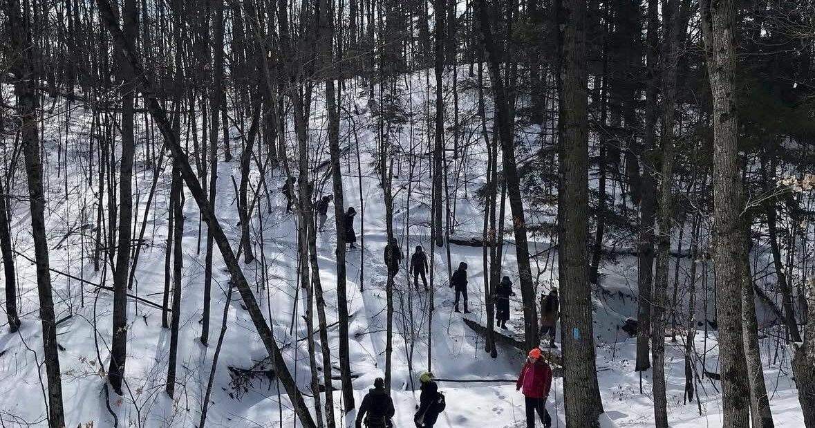 Comment cette agence de voyages locale facilite l’accès aux espaces naturels et aux parcs emblématiques de l’Ontario pour les habitants de Toronto