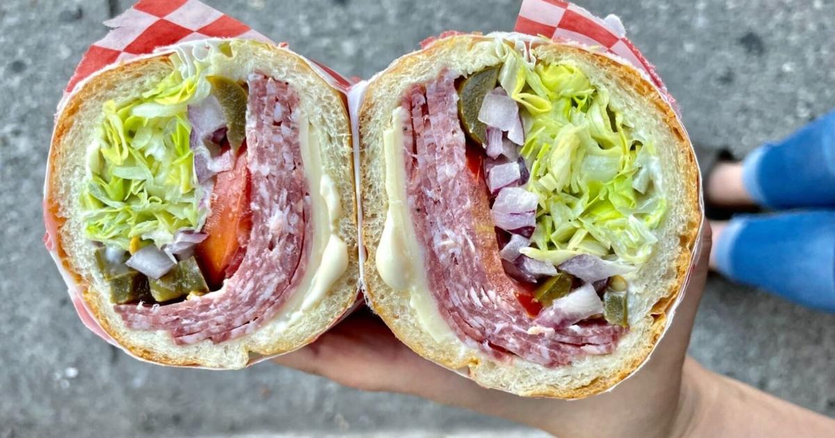 Restaurant familial de Toronto fête son ouverture avec plus de 200 sandwiches gratuits