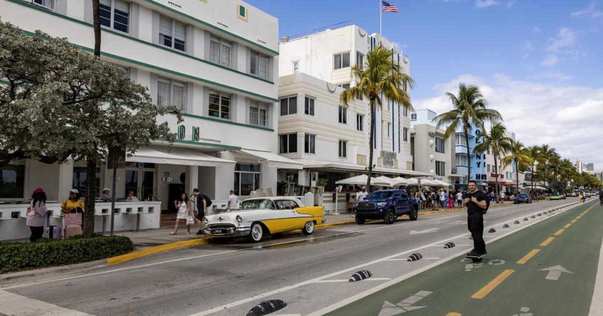 À 11 millions de visiteurs en moins : Analyse de la persistance du déclin touristique aux États-Unis