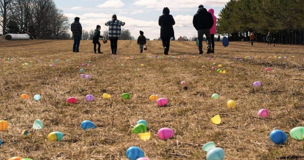 Ferme familiale dans la charmante ville patrimoniale au bord du lac en Ontario : célébration de Pâques avec un sentier enchanté