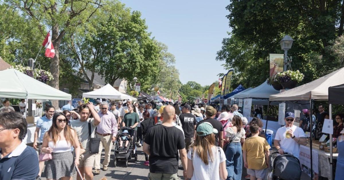 Festival d'un week-end dans un village historique de l'Ontario : une grande fête sur la rue principale