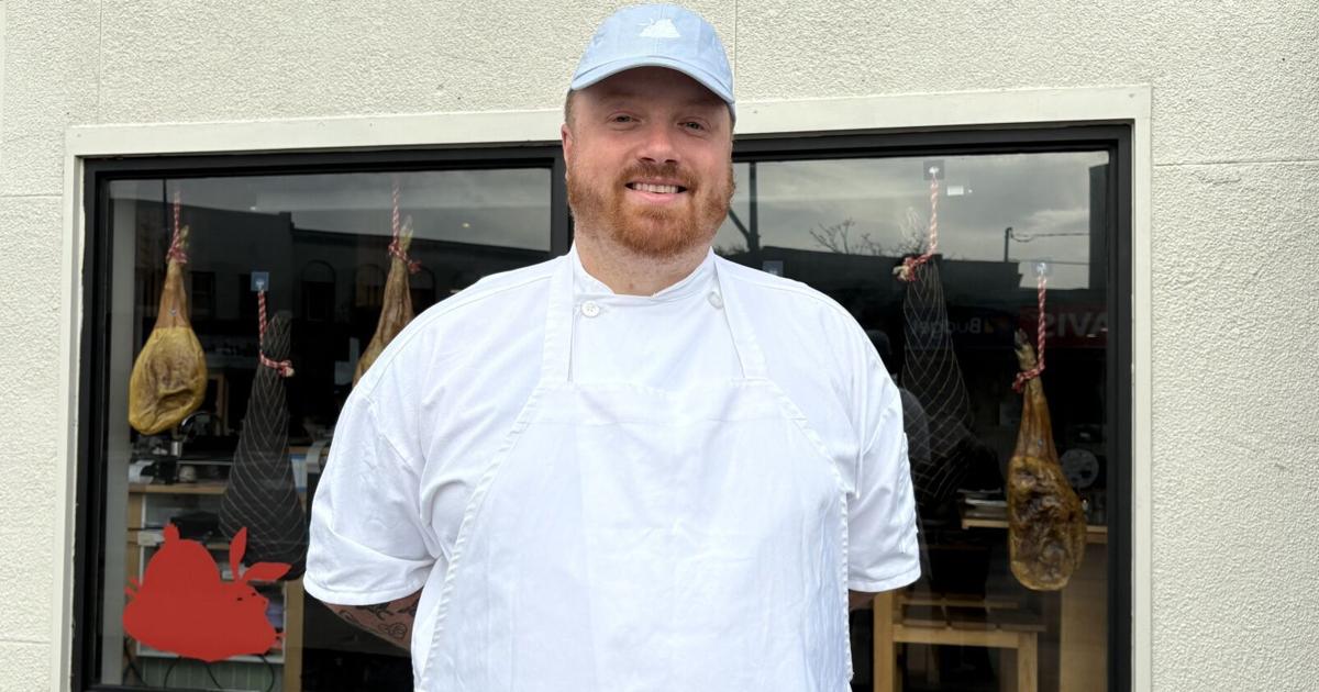 Un chef local d'un restaurant recommandé par Michelin révolutionne la scène culinaire d'une ville de l'Ontario, un poster de "Home Alone" à la fois
