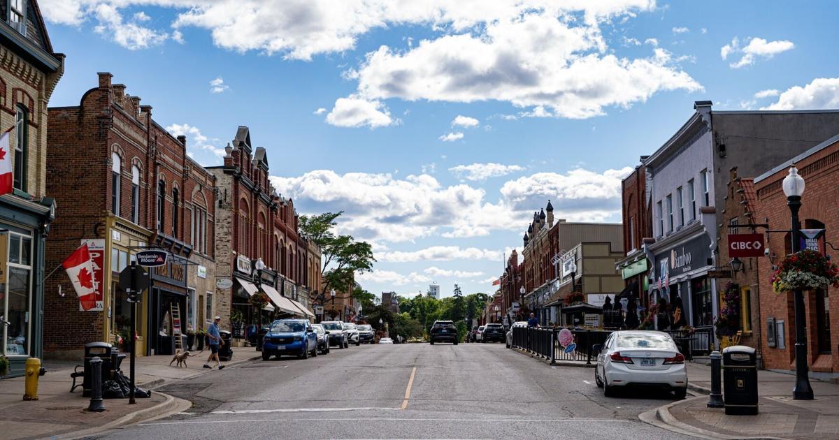 La ville patrimoniale préférée au bord du lac en Ontario, célèbre pour ses bâtiments historiques et ses décors de films étoilés