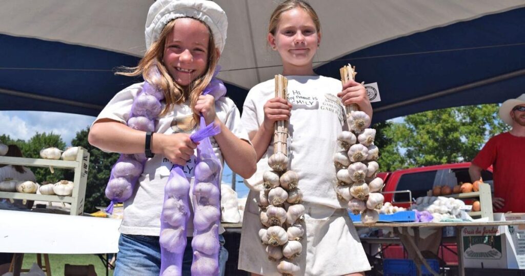 La glace à l’ail fait son retour : pourquoi le festival annulé de l’ail dans la « plus belle ville » de l’Ontario revient en août