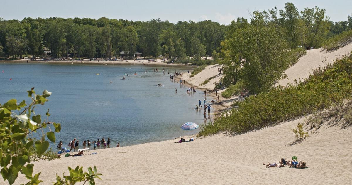 Road trip estival en Ontario : dunes de sable majestueuses, arrêt historique à mi-parcours et délices locaux
