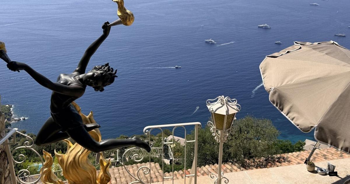 Croisières de luxe modernes : un navire tendance avec balcons privatifs pour tous, loin de l'image de grand-mère