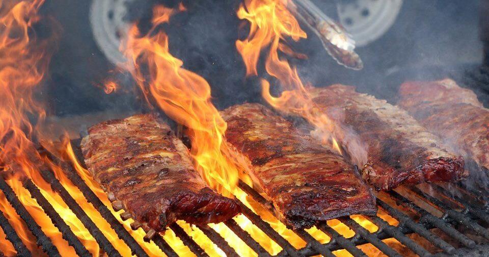 Profitez d'événements de ribs épicés en Ontario ce week-end à Orillia et Casselman