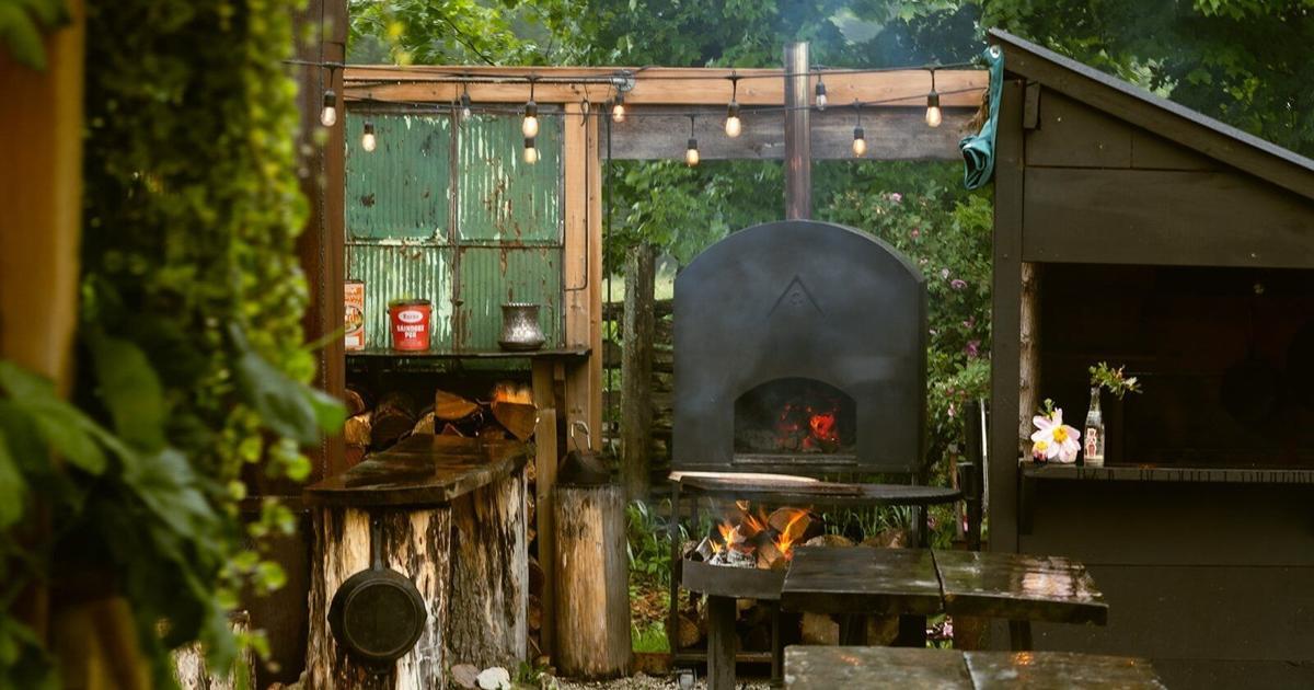 Restaurant de 16 places dans une ferme ancestrale de l'Ontario proposant désormais le déjeuner