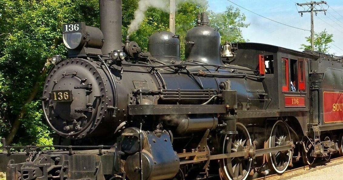 Couleurs d'automne et paysages spectaculaires : la période idéale pour voyager à bord du train centenaire en Ontario