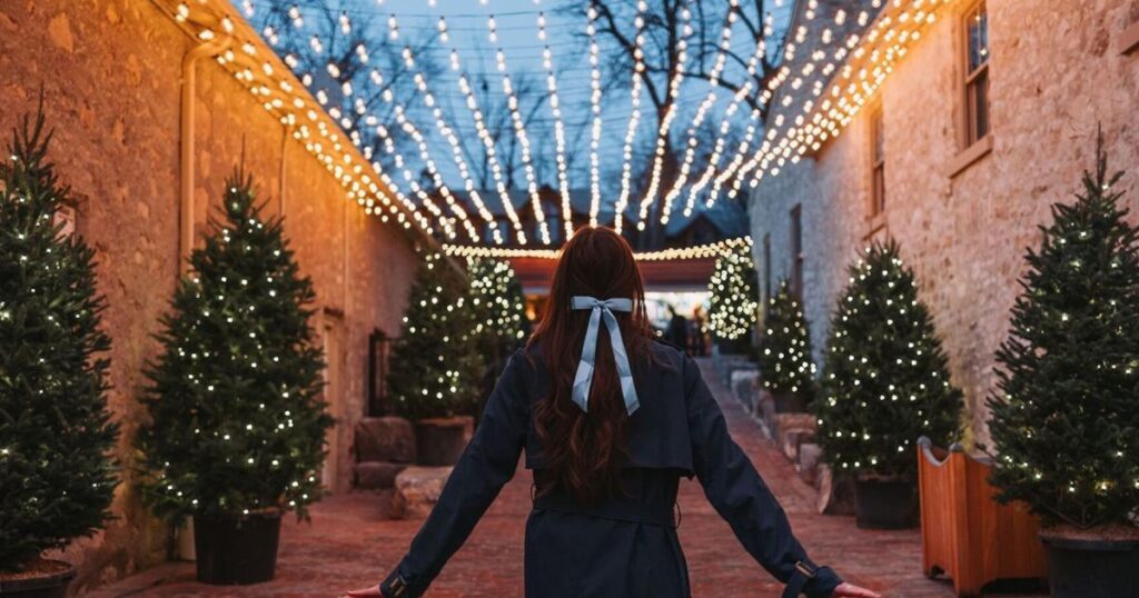 Le plus beau village de l'Ontario accueille un marché de Noël gratuit au cœur de son architecture en calcaire historique