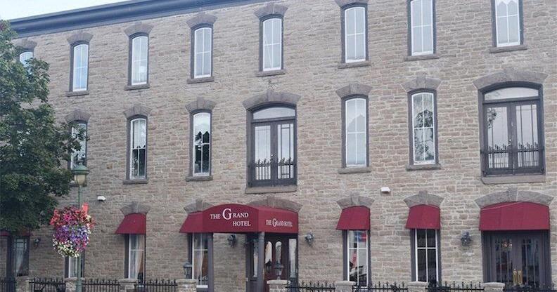 Passez une nuit inoubliable au Grand Hotel de Carleton Place : une escapade mystérieuse et hantée